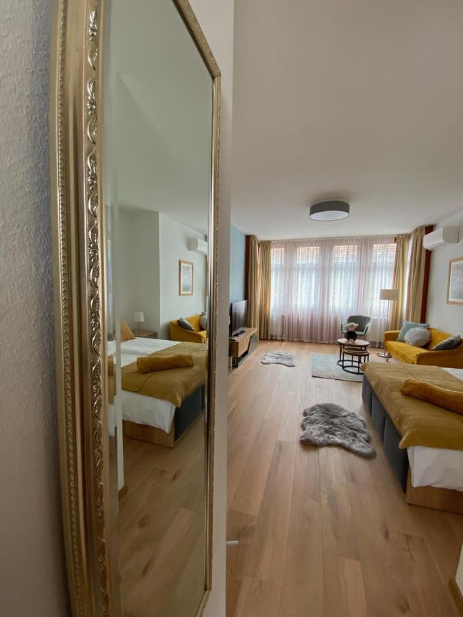 Lovag8 Apartment Budapest Eksteriør bilde